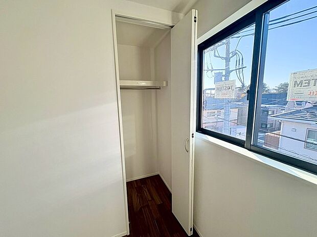 各居室にクローゼットを備え、すっきり片付く快適な住まい。毎日の暮らしを心地よくサポートします。