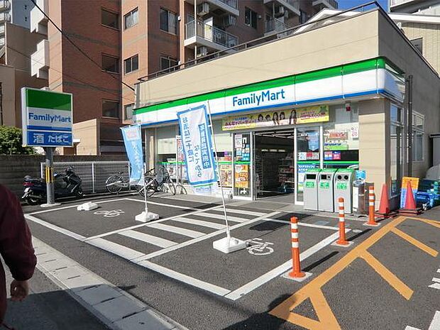 ファミリーマート松戸小金店(850m)