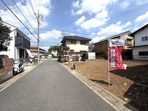 住まう方の日常に心地よい静けさと穏やかさを届ける、どこか懐かしさと温もりを感じさせる落ち着きのある街並みです