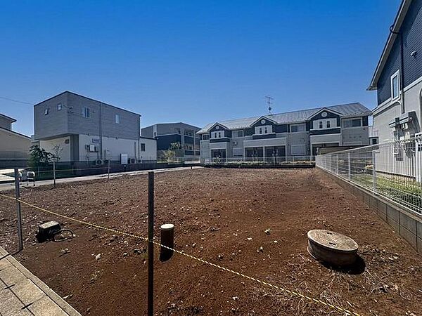 周囲に高い建物がなく豊かな広がりを感じさせる穏やかな雰囲気に包まれています