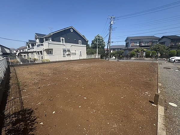 自由な発想で住まいを描けるゆとりある敷地が広がります
