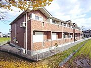 石山駅よりバス15分 徒歩2分 2階 築18年7ヶ月の賃貸物件