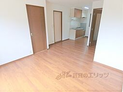 JR東海道・山陽本線 野洲駅 4.6kmの賃貸アパート 1階2LDKのリビング/ダイニング