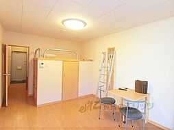 レオパレスＲａｃｏｎＤ7能登川 104 1階1Kのリビング/ダイニング