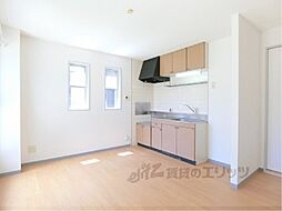 カーサ・ソレアード 104 1階2DKのリビング/ダイニング