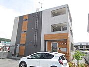 米原駅より徒歩6分 築8年9ヶ月 3階建の賃貸物件