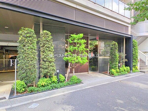 ＊『五反田』駅まで徒歩5分の立地、落ち着いたただ住まいの外観＊