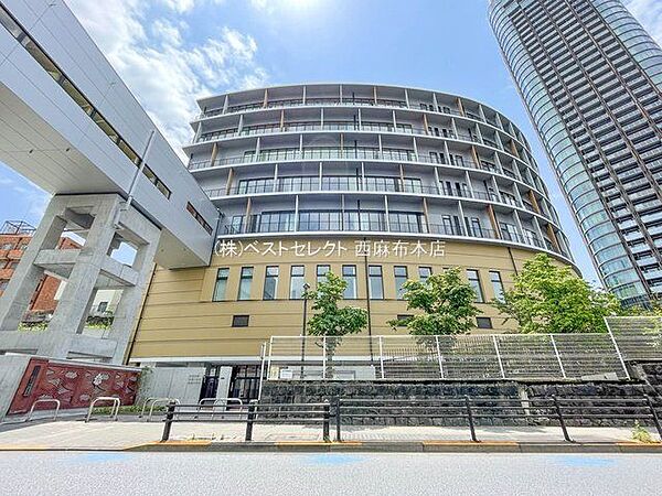 港区立小中一貫教育校赤坂学園赤坂中学校 徒歩9分 710m