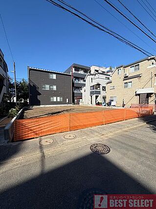 ＊前面道路は南...