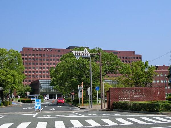 画像14:折尾中学校(650m)