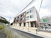折尾駅より徒歩10分 築2年8ヶ月 3階建の賃貸物件