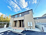 若松駅よりバス22分 徒歩5分 築2年10ヶ月 2階建の賃貸物件