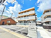 黒崎駅より徒歩13分 築2年 3階建の賃貸物件