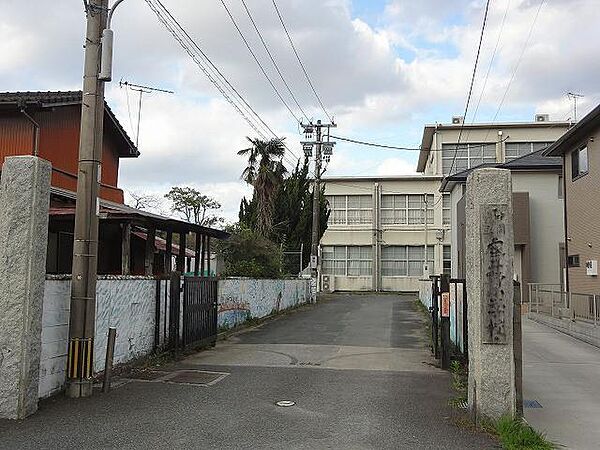 画像15:中間市立底井野小学校(500m)