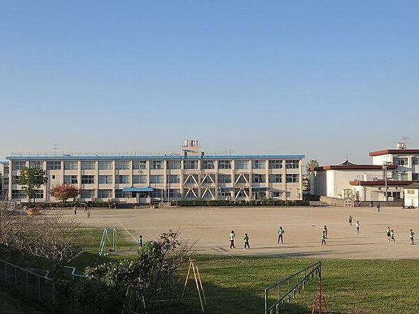 画像16:中間小学校(1、200m)