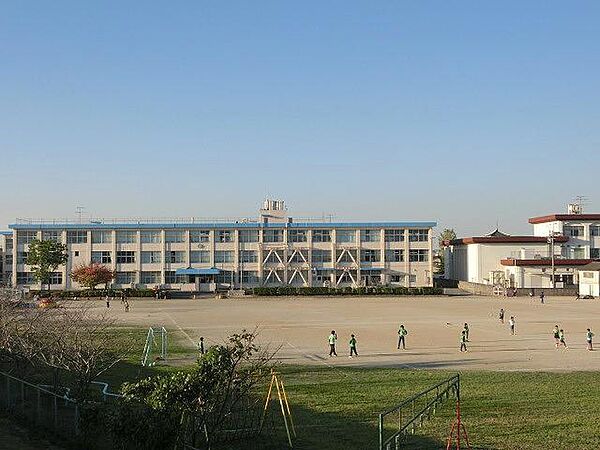 画像15:中間市立中間小学校(500m)
