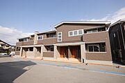 筑豊直方駅より徒歩14分 築8年7ヶ月 2階建の賃貸物件