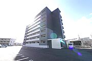 新入駅より徒歩8分 3階 築4年8ヶ月の賃貸物件