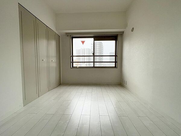 【洋室】■洋室5.2帖■家具レイアウトの自由度◎■子ども部屋や趣味部屋としてもお使いいただけます