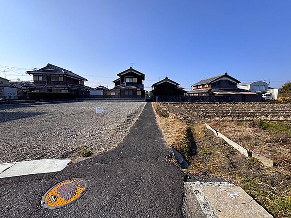【前面道路】■公衆用道路■西側には田園風景が広がります