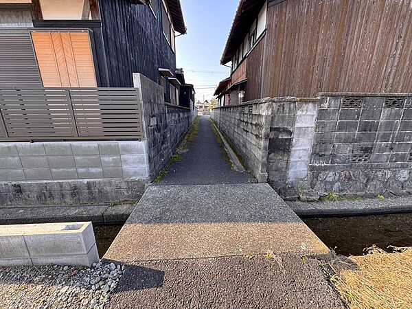 【前面道路】■公衆用道路■徒歩で通行できます