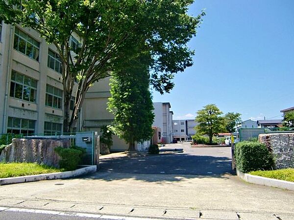 豊田市立猿投台中学校 800m