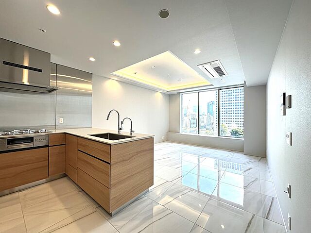 リビング/ダイニング 港区三田1丁目4-57