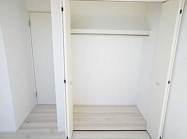 同施工例クローゼット