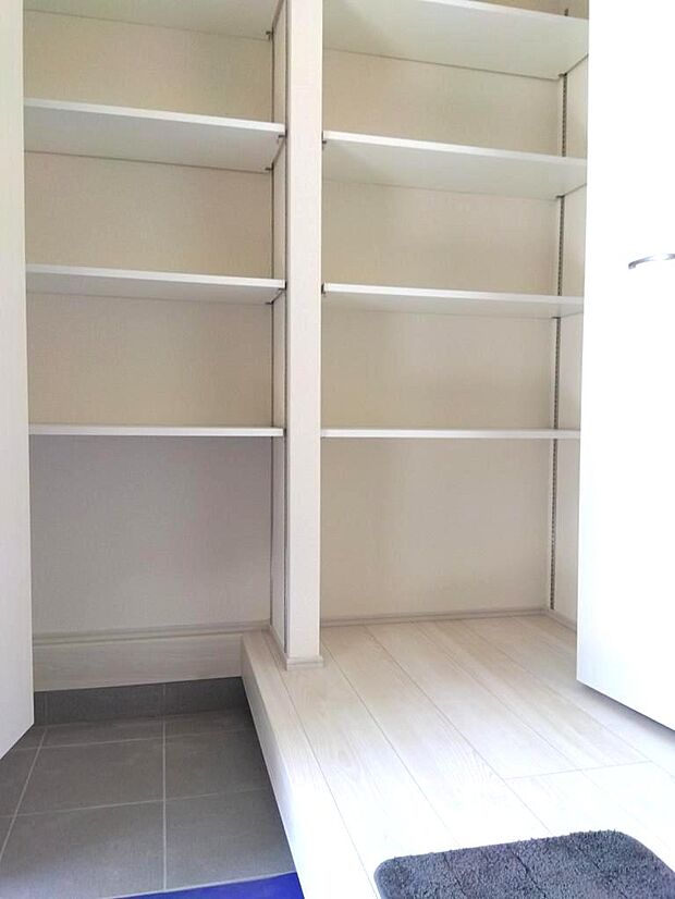 シューズボックス