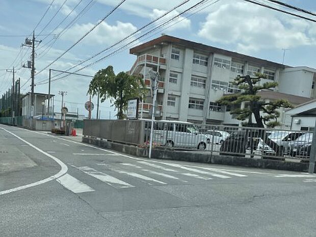 中尾中（徒歩19分）