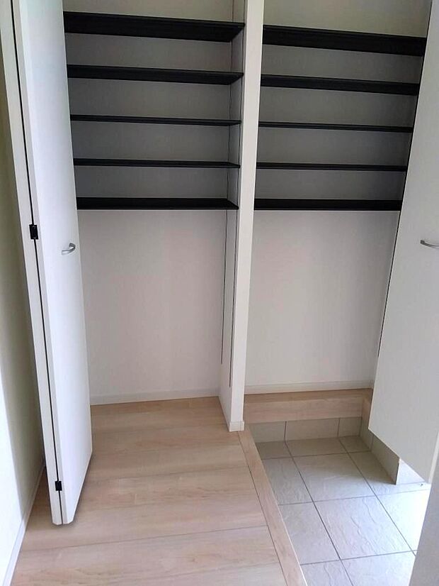 同施工例シューズボックス