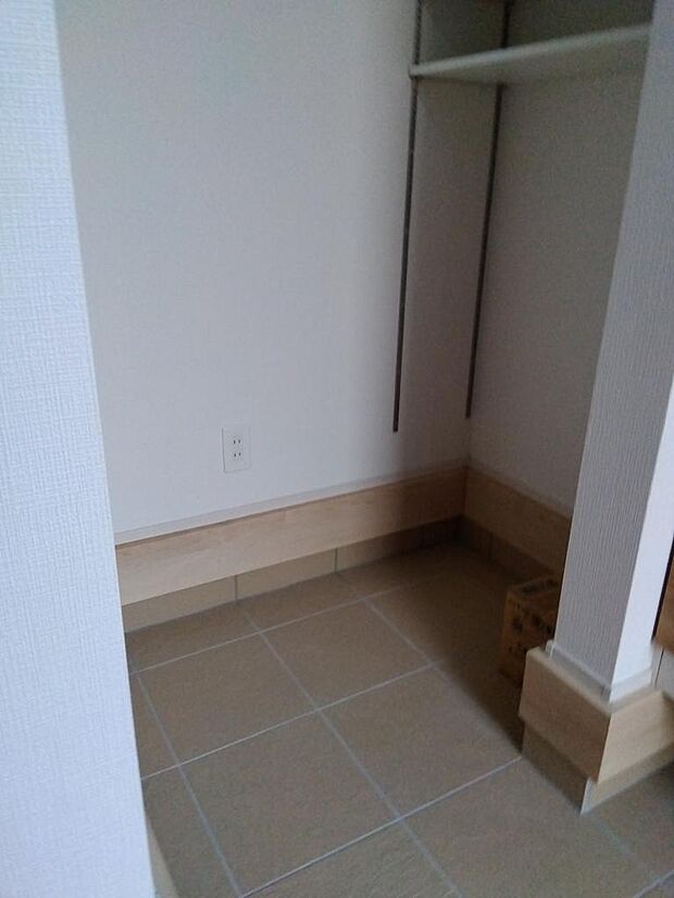 同施工例シューズクローク