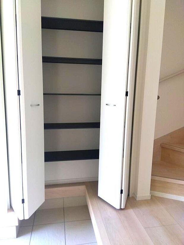 同施工例シューズボックス