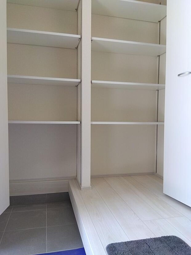 同施工例シューズボックス