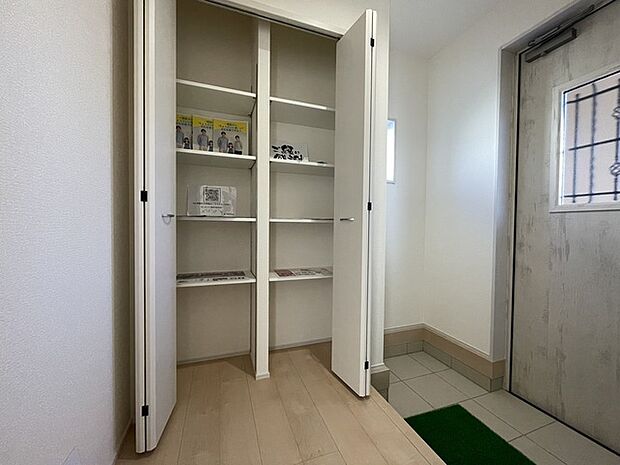 シューズボックス