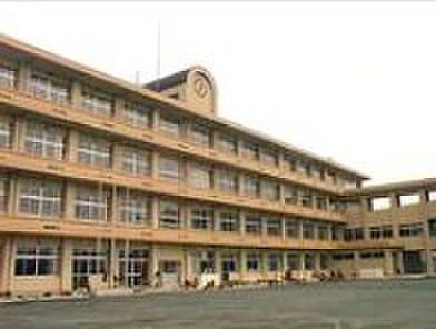 塚沢中（徒歩12分）