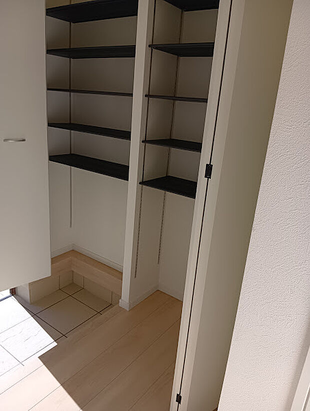 シューズボックス