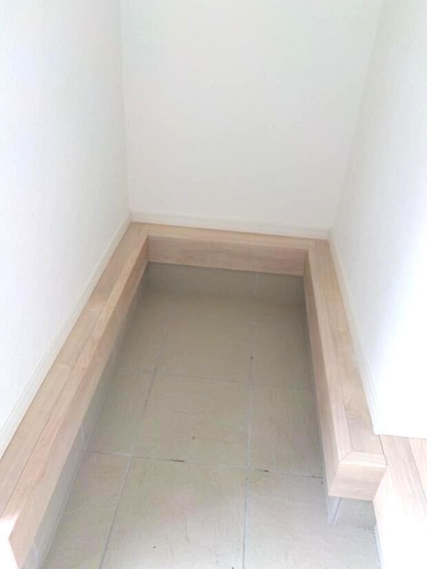 同施工例シューズクローク