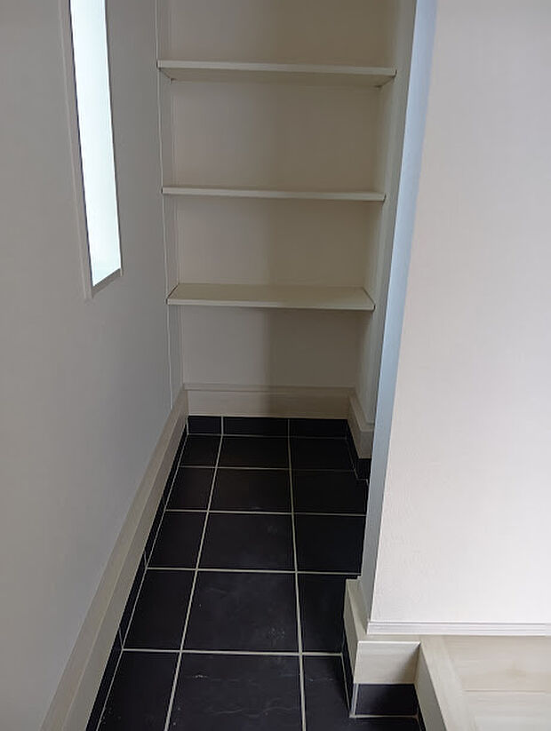 同施工例シューズクローク