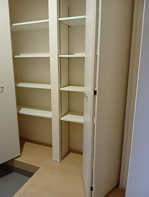 シューズボックス