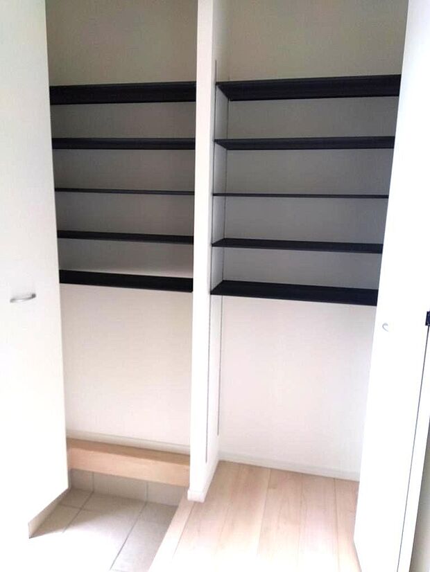 シューズボックス