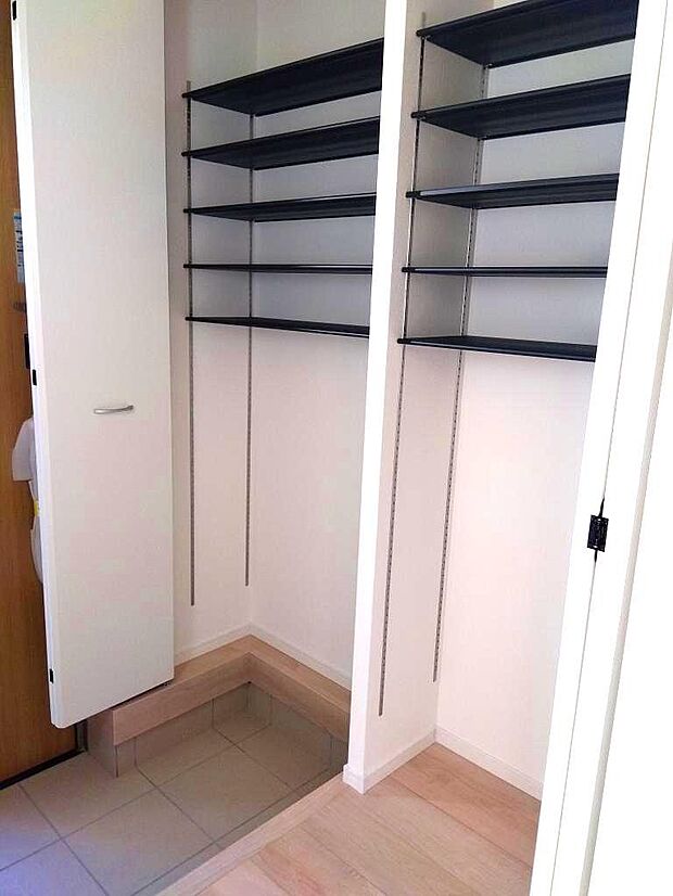 同施工例シューズボックス