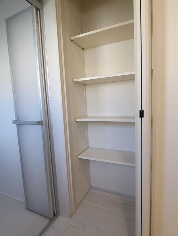 同施工例洗面室収納