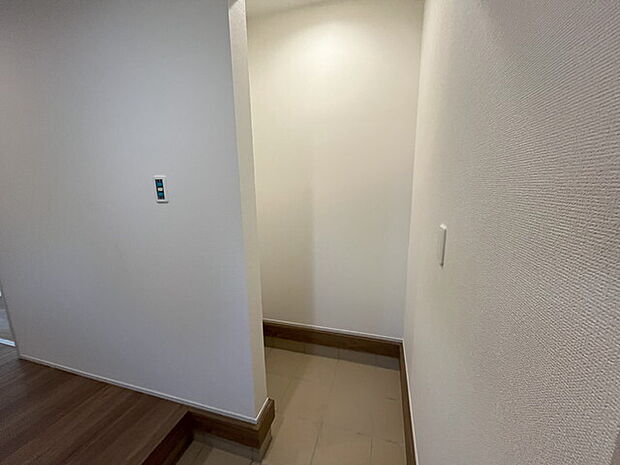 同施工例シューズクローク