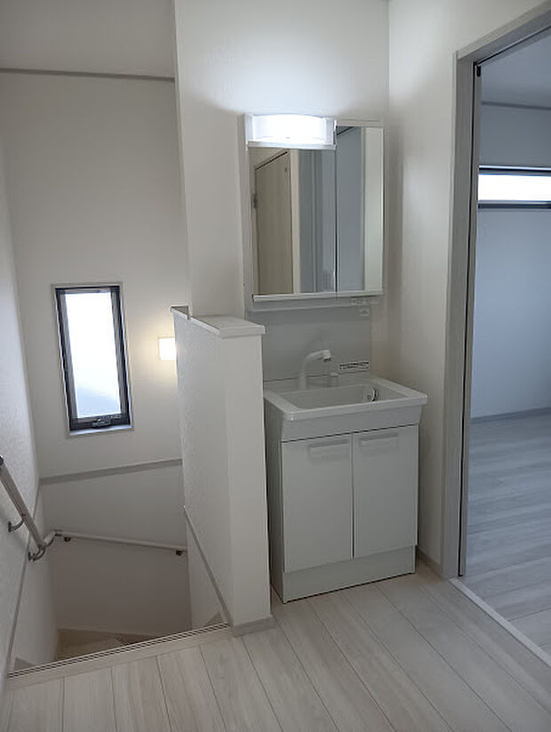 同施工例2階洗面化粧台