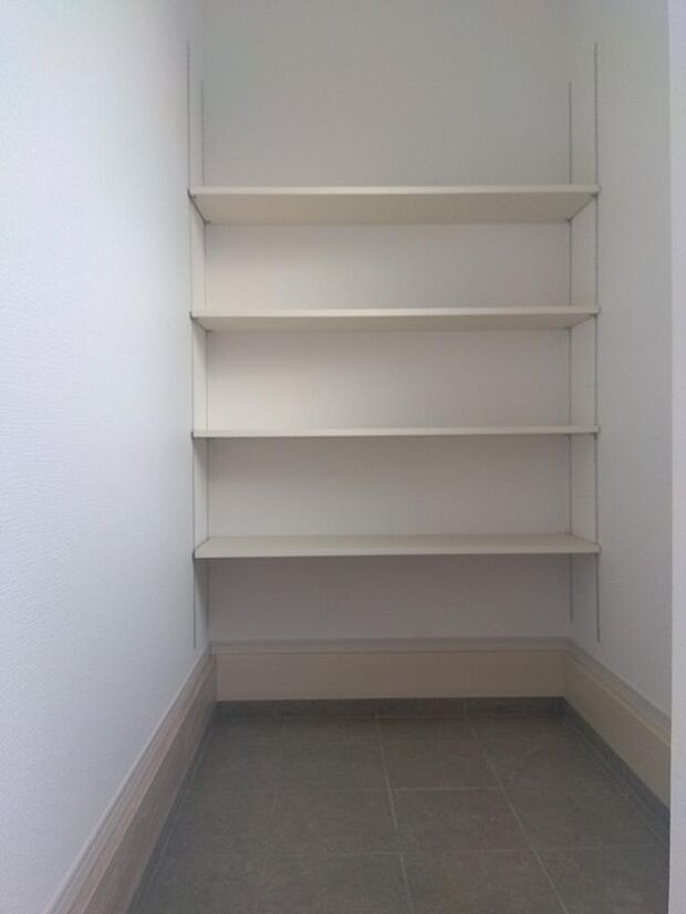 同施工例シューズクローク