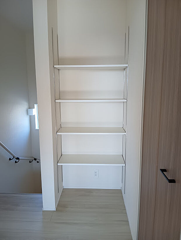 2階廊下収納