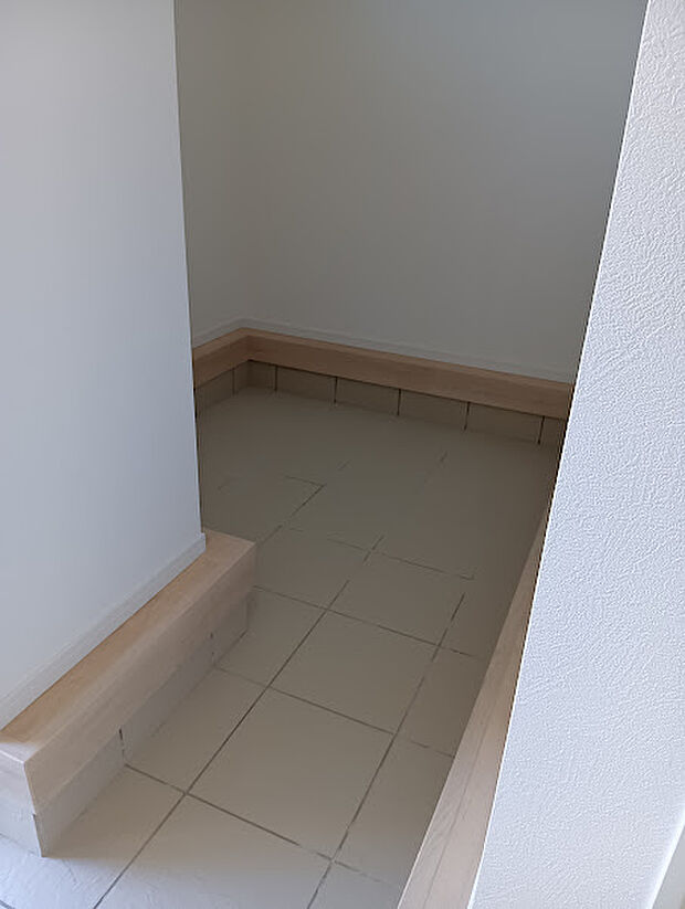 同施工例シューズクローク