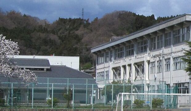 渋川中(徒歩11分)