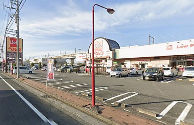 ベルク赤城町店(徒歩12分)